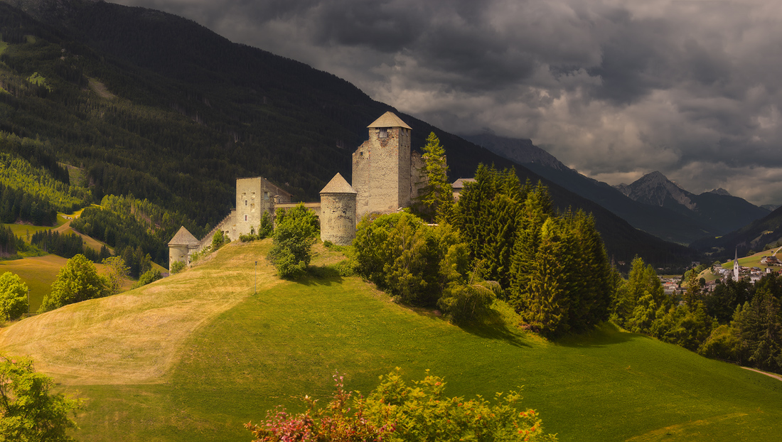 Heinfels Castle | This privately owned castle is located in the small community of Heinfels, beween Sillian and Panzendorf, in the Puster Valley (Pustertal).  Image taken right before a threatening storm.