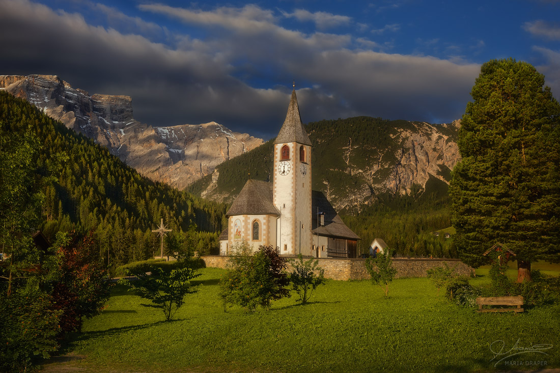 San Vito Church | On the way to lake Braies, in the Natural Park Fanes