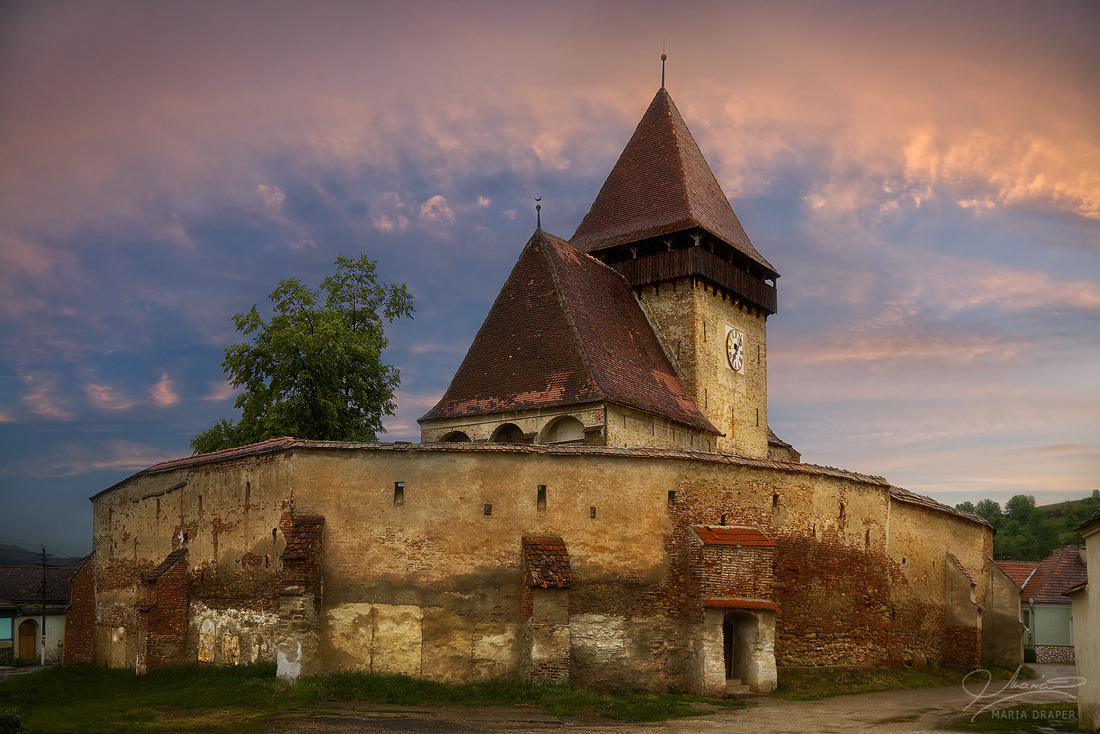 Axente Sever Fortified Church | Fortified church in Sibiu county near Copsa Mica, Romania
